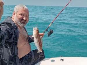 Морские прогулки на катере в Три камня