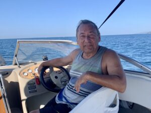 Морские прогулки на катере в Лермонтово