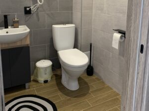 Удобства номера Стандарт: шкаф, кондиционер, Wi-Fi