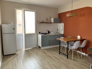 Семейный номер гостевого дома Три Камня с видом на горы