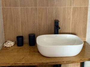 Интерьер семейного номера: двуспальная + две односпальные кровати