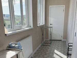 Интерьер семейного номера: двуспальная + две односпальные кровати